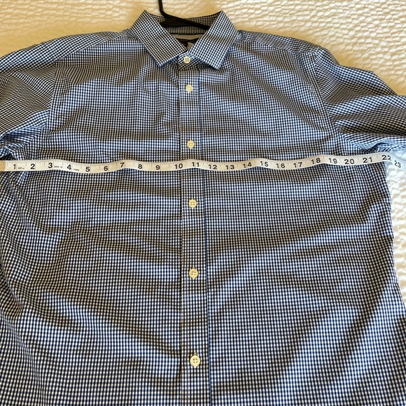 Banana Republic Gingham Button Up Shirt - Picture 4 of 7